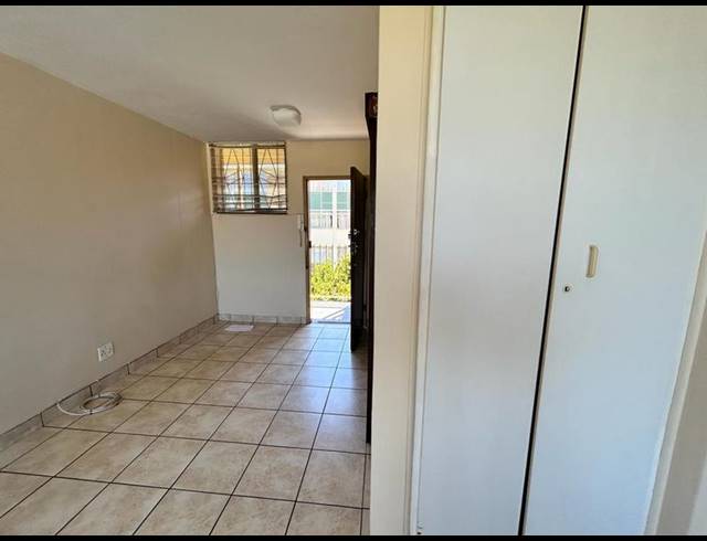 2 BEDROOM APARTMENT FOR SALE IN SUNNYSIDE